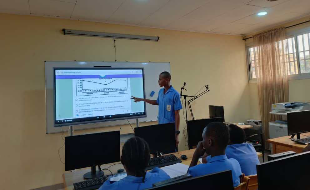 Vue de la salle informatique 2
